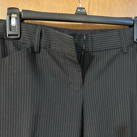 Express Editor Mid-rise bootcut black pinstripe pants size 2 Short - Picture 6 of 7